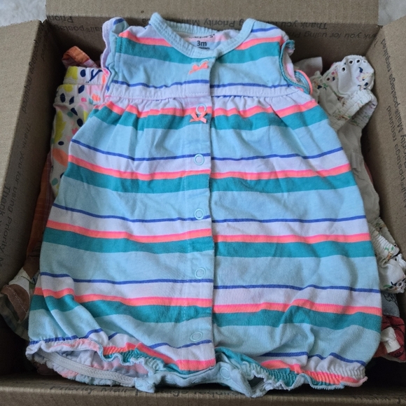 Mystery Box With 4-5lbs Baby Clothes - Picture 8 of 10